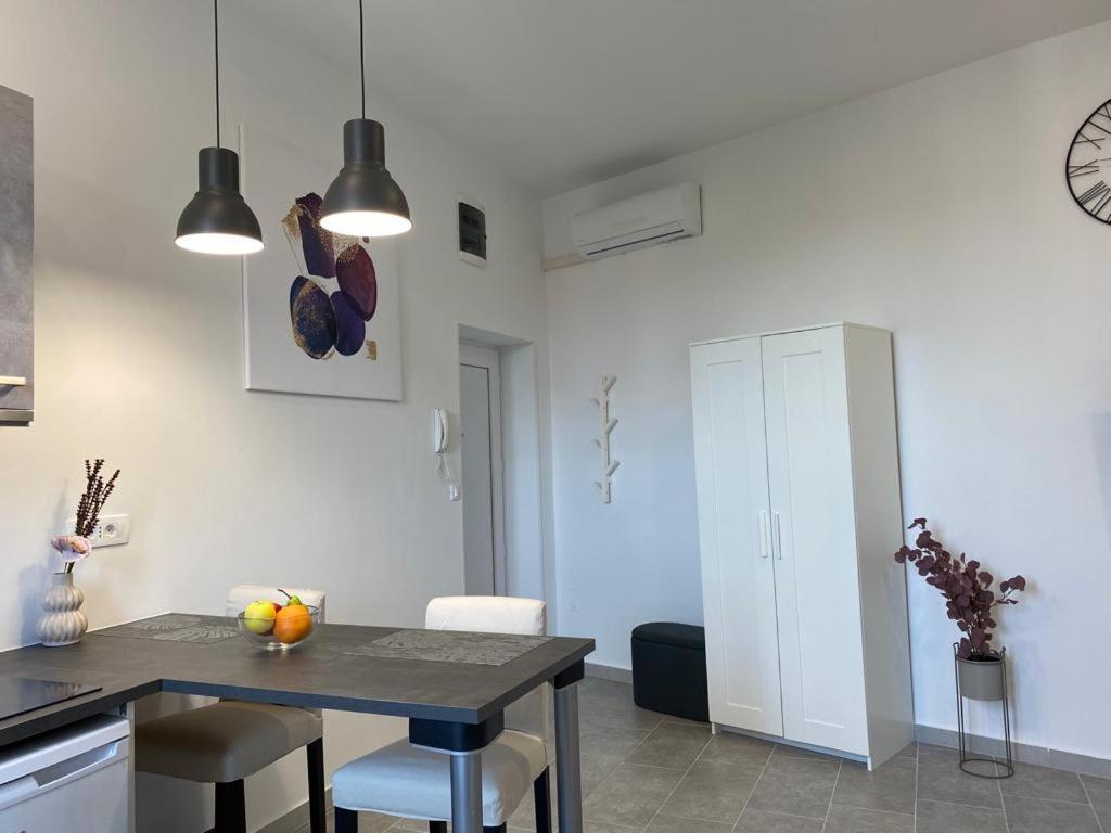 City Vibes Apartment Pula Exterior photo